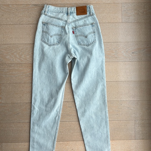 Levi’s 80s mom Jean - Picture 7 of 9